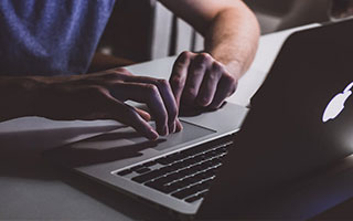 孙兴慜近距离头球失良机 无人防守下射门太正遭封堵