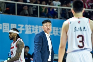 观看入口-记者：王朝时代总有更迭之时 实力上的差距让广东男篮被对手横扫