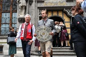 凯恩：回英超？没怎么想过，我爱拜仁&amp;在这里很开心想待一段时间