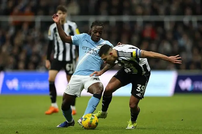 多库本场数据：3次关键传球，3次过人，10次对抗6次成功