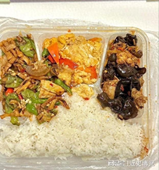 世界赛比分-北京下了死命令，2027年底前，所有中小学必须告别“校外配餐”